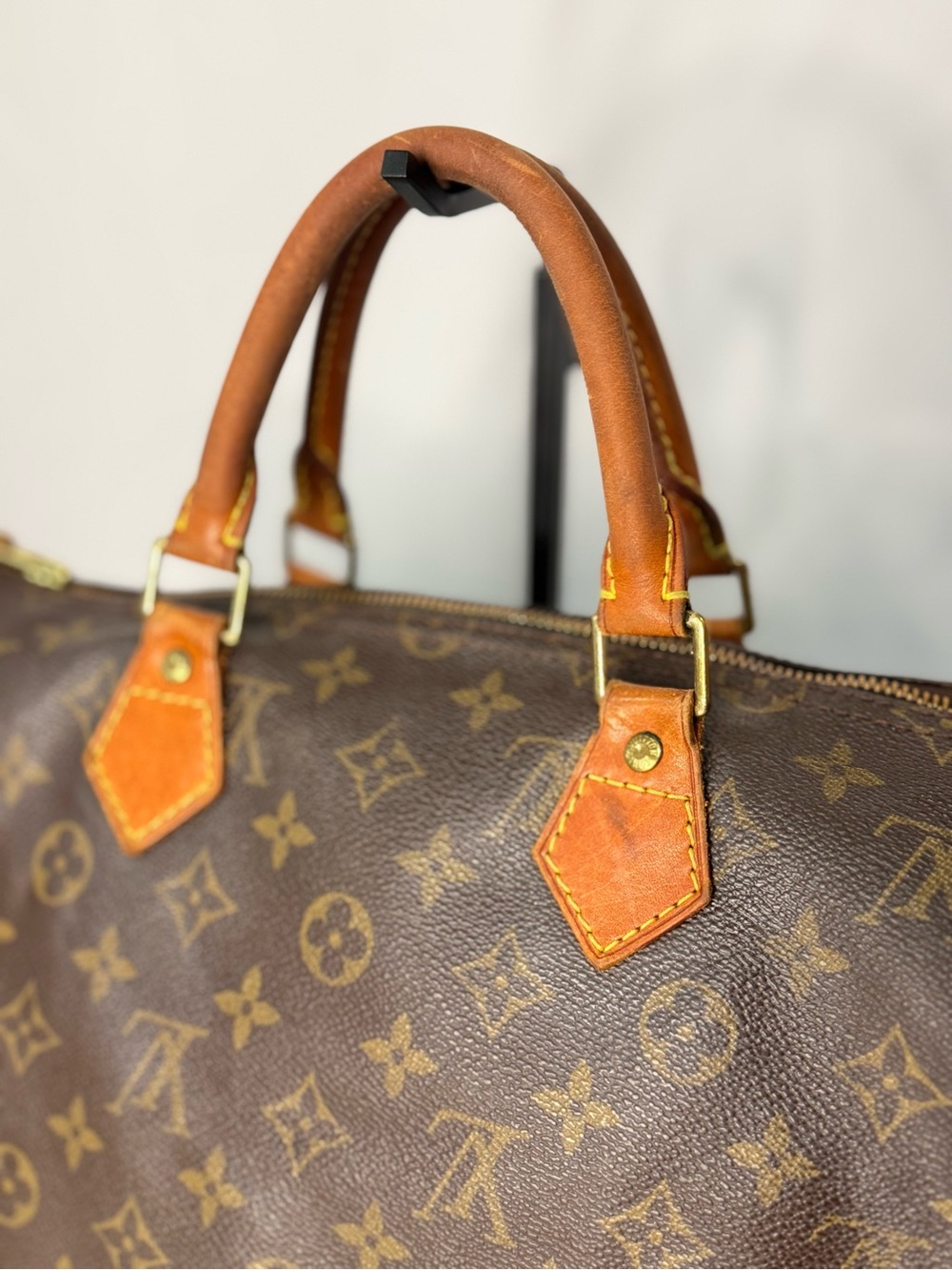 Louis Vuitton Monogram Canvas Speedy 35 - Picture 3 of 15